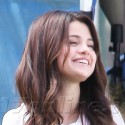 Selena Gomez Shoots <em>Feed The Dog</em> In Los Angeles