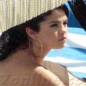 Selena Gomez Hits The Pool In Miami