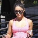 Vanessa Hudgens Hangs With Her Mom And Sister Stella