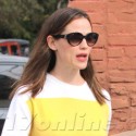 Jennifer Garner Rocks A Yellow And Orange Sweater While Out