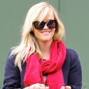 Reese Witherspoon Gets Her Nails Done