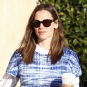 Jennifer Garner Takes Seraphina To Brentwood Country Mart