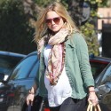 Kristen Bell Leaves The Salon