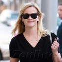 Reese Witherspoon Shops At Paper Source