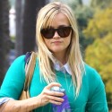 Reese Witherspoon Runs Errands In Brentwood