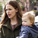Jennifer Garner Picks Up Her Kids From School