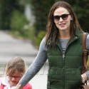 Jennifer Garner And Violet Take A Stroll
