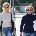 Katherine Heigl And Her Mom Grab A Meal