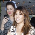 Kourtney & Khloe Tweet Photos Of The Paps