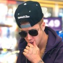 Justin Bieber Stocks Up On Snacks