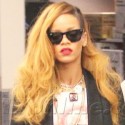 Rihanna Buys A Video Gaming Mouse In N.Y.C.