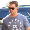 Chris Hemsworth Looks Sexy On Set