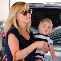 Reese Witherspoon Runs Errands In Santa Monica