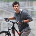 Taylor Lautner On The Set Of Tracers