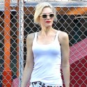 Gwen Stefani Is Picture Perfect In The Parking Lot
