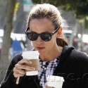 Jennifer Garner Goes On A Coffee Run