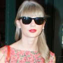 Taylor Swift Eats Lunch In Beverly Hills