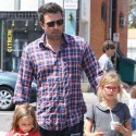 Ben Affleck Takes His Daughters For Frozen Yogurt
