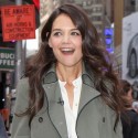 Katie Holmes Looks Stunning In The Big Apple