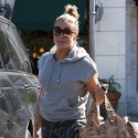 LeAnn Rimes Shops In Calabasas