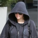 Khloe Kardashian Squeezes In A Workout