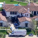 Khloe Kardashian Moves In To Justin Bieber's Former Home