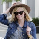 Reese Witherspoon Leaves A Business Meeting