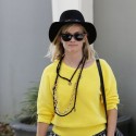Reese Witherspoon Shows Off Her Slim Pins In Miniskirt