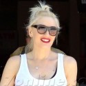 Gwen Stefani Gets Her Nails Did