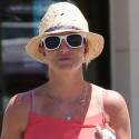 Britney Spears Shops For Home Goodies