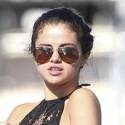 Selena Gomez Boards Speedboat In St. Tropez