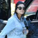 Kourtney Kardashian Grabs Breakfast By Herself