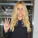 Kesha Is Gorgeous And Glam At The Airport