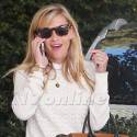 Reese Witherspoon Preps For The People's Choice Awards In Preppy Outfit