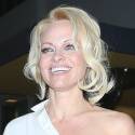 Pamela Anderson Shakes Off Divorce Drama With A Girls' Night Out