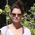 Katie Holmes Steps Out In Another Pair Of Giant Sweatpants