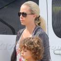 Kendra Wilkinson Wears A New Wedding Ring 