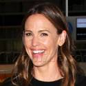 Jen Garner Beams As She Heads To Paris For Fashion Week