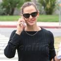 Jennifer Garner Lets Someone Have It On The Phone!