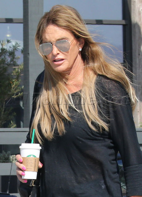 Luuuuuv Caitlyn Jenner S New Blonde Hair Extensions Caitlyn Jenner Photos X17 Online