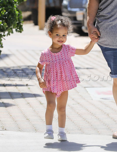 Chrissy Teigen And John Legend S Daughter Luna Is A Little Fashion Plate Chrissy Teigen Photos X17 Online