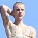 Justin Bieber Strips Off His Shirt After A Hike