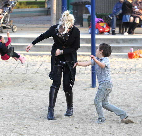 Gwen Stafani, Gavin Rossdale Kingston Zuma Shabu, Shabu Park 