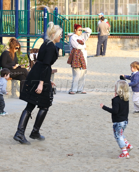 Gwen Stafani, Gavin Rossdale Kingston Zuma Shabu, Shabu Park 