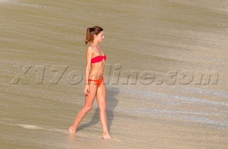 American Celebrities Saint Barth Saint Barths Saint Barts sun sea waves beach actress TV personality TV Star The City gossip girl 