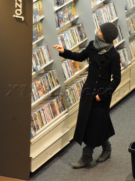 Vanessa Paradis paris france johnny depp fnac ternes