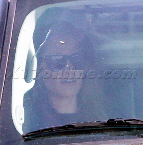 sunglasses Angelina Jolie car shots murders media brad pitt