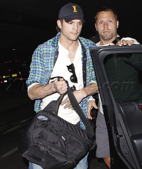 divorce jeans Ashton Kutcher  plaid demi moore 