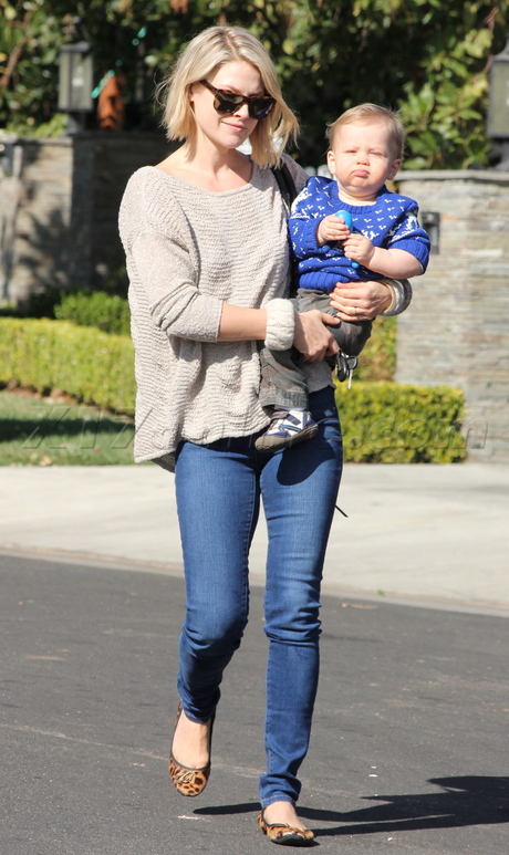 sunglasses jeans sweater Ali Larter  baby child 