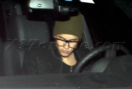 Justin Bieber Selena Gomez restaurant glasses singer Sol Y Luna